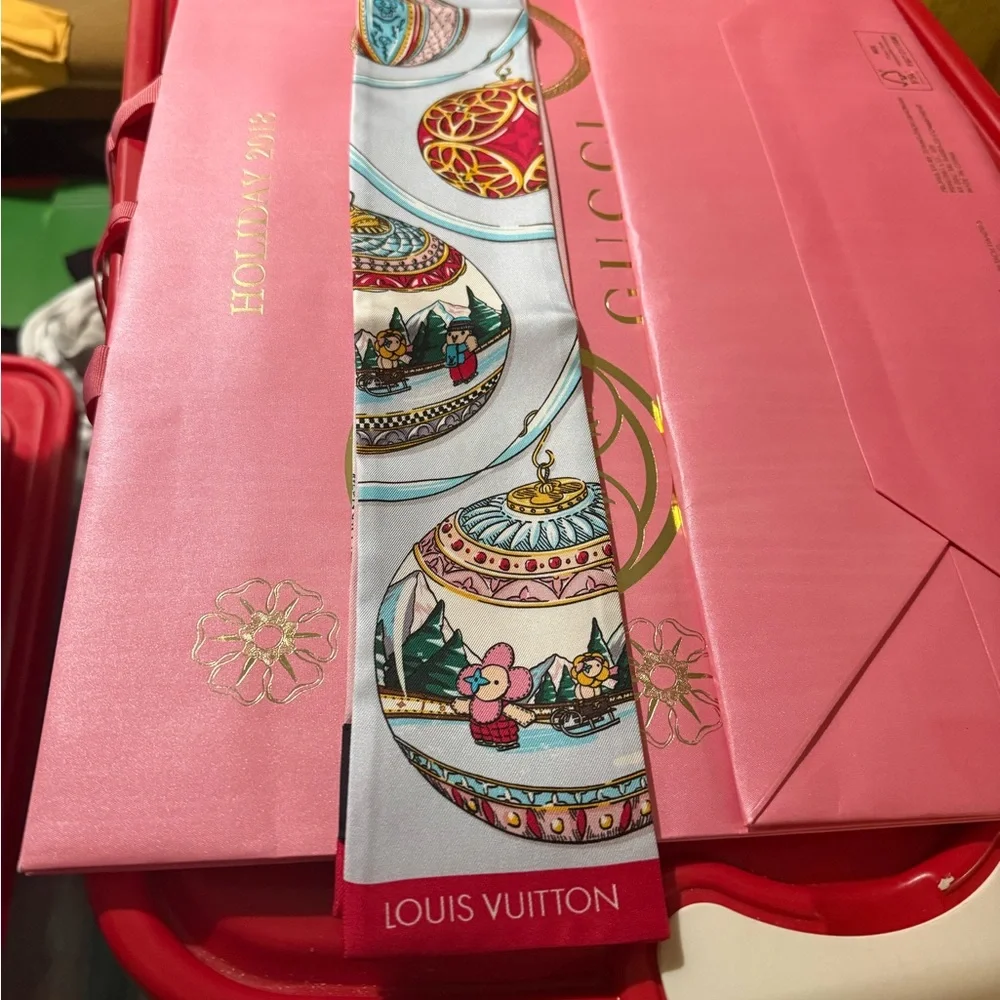 Louis Vuitton Rare Xmas Vivienne Bandeau New With Box Authentic Limited Edition - Picture 6 of 16